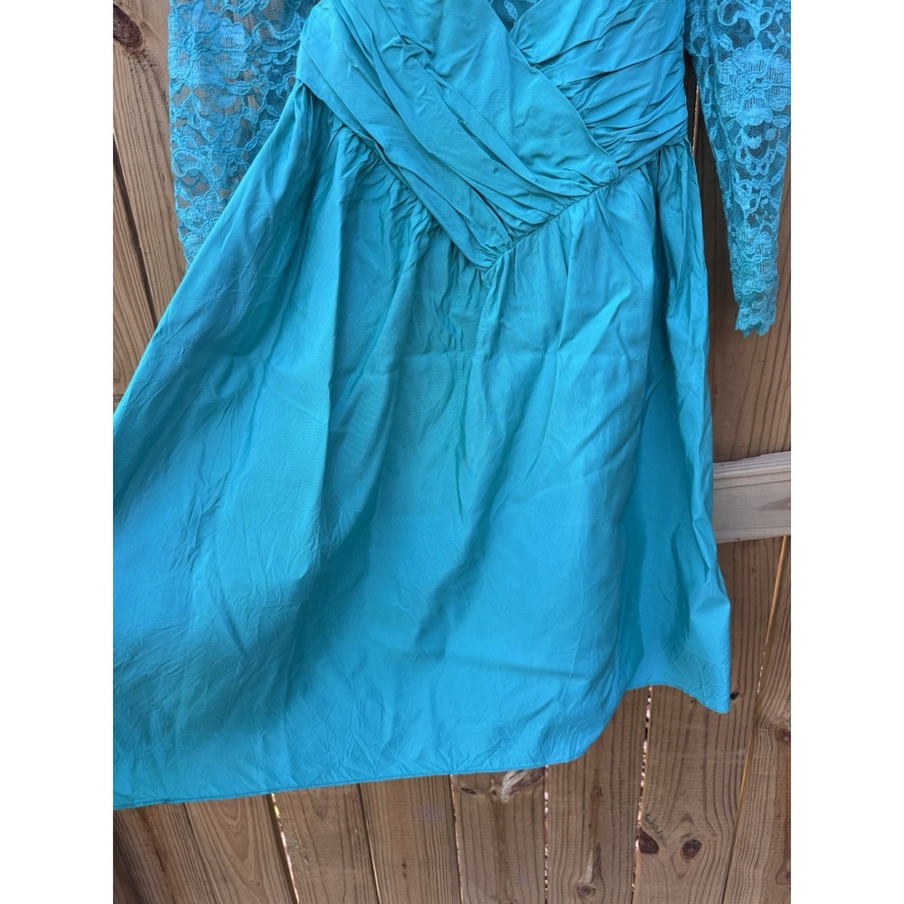1980s Women's Lace-Top Teal Prom Dress with Long Sleeves - Picture 4 of 5
